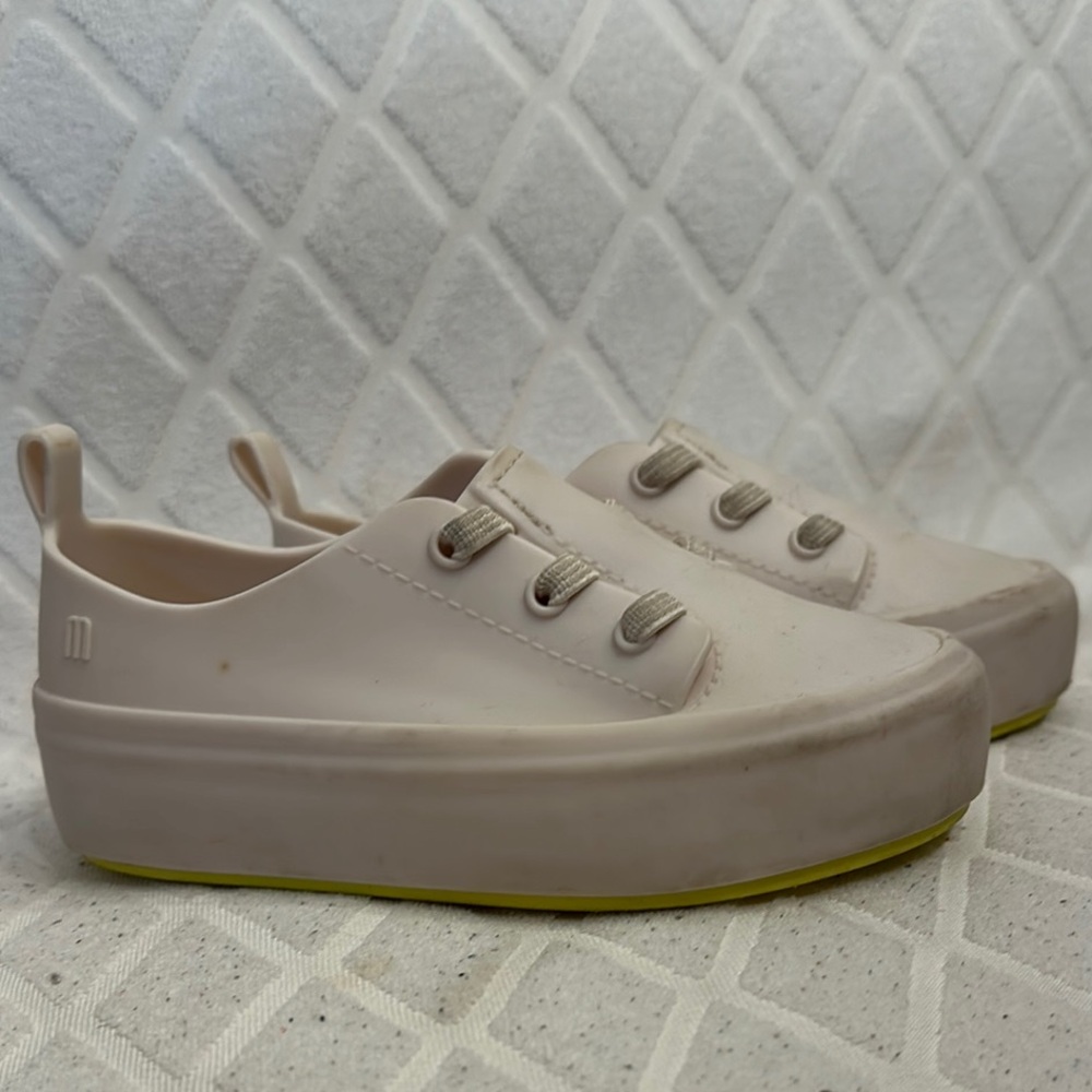 Kids Cream Slip-On Jelly Shoe